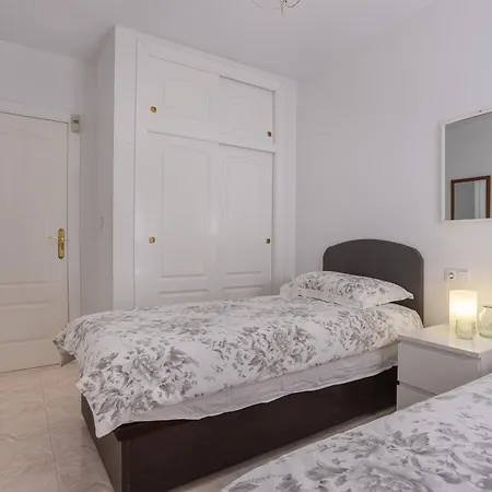 Lägenhet Two Bedroom Apartament In La Florida *